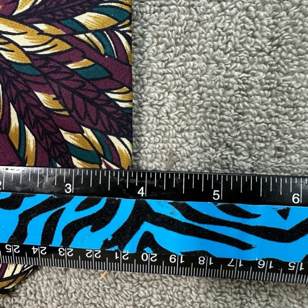 Henri Christian Mens Silk Tie Purple Feather Botanical Scroll Great Britain 59